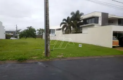 Excelente oportunidade para investimento ou construção no Vila Flora, em Marília. Terreno com 250,00 m²,