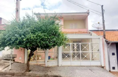 Casa à venda em Jardim Adolpho Bim, Marília/SP – 3 dorms, 2 vagas, mobiliada