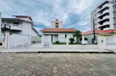 Casa com 3 quartos à venda no Centro, Imbituba 