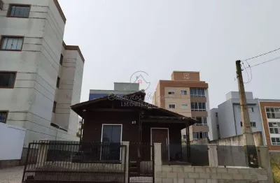 Casa com 2 quartos para alugar no Village, Imbituba 