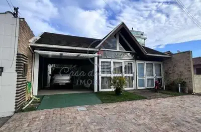 Casa de alto padrão com área ampla de 475m2-centroimbituba-sc