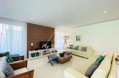 Casa de altíssimo padrão na praia da baleia à 100 metros do mar !