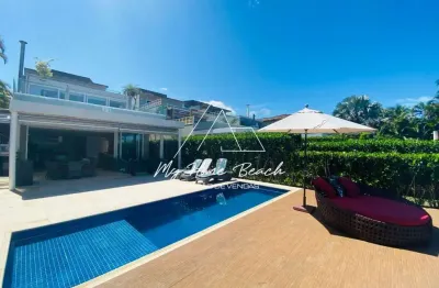 Linda casa dentro de condomínio pé na areia na praia de juquehy !