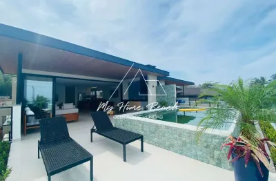 Casa de alto padrão com vista para o mar para locação !