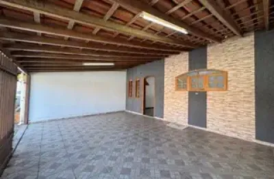 Casa térrea reformada jd montreal  garagem 3 carros e edícula
