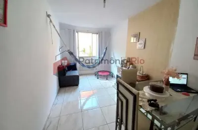 Apartamento com 2 quartos à venda na rua joana resende, madureira, rio de janeiro, 50 m2 por r$ 85.000