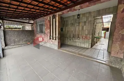 Casa com 4 quartos à venda na rua carajás, vila kosmos, rio de janeiro, 169 m2 por r$ 690.000