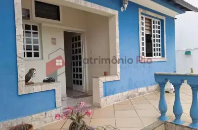 Casa linear, vaga de garagem, piscina, churrasqueira - vista alegre/rj