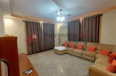 Casa a venda em Vista Alegre ( Bairro Araújo ) com quintal, piscina e vaga - Junto ao Via Brasil