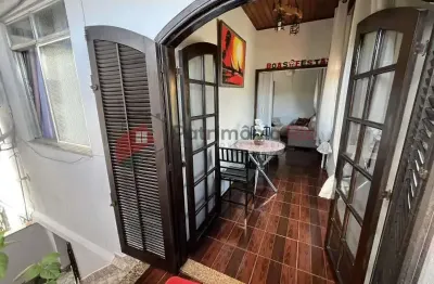 Apartamento tipo casa em vista alegre - 3 quartos, terraço, energia solar e localização privilegiada