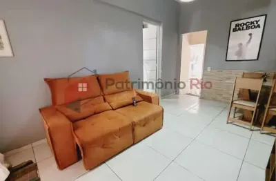 Casa com quintal, 2 quartos - quintal com garagens coberta - próximo ao largo do bicão