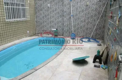 Vista Alegre Casa única 04 Qts sendo 01 Suíte quintal com Piscina, churrasqeira e chuveirão!