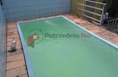 Casa linear - 2 quartos - vaga de garagem - piscina - condomínio fechado - Irajá