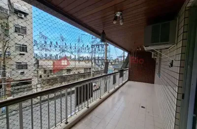 Lindo apartamento, espaçoso, salão, 2 quartos com dependência completa