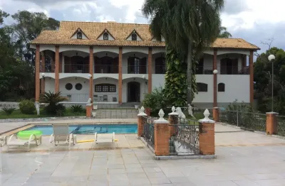 Sitio com casa sede de 8 quartos quadra esportiva e muito mais