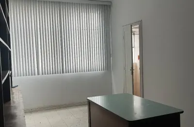 Sala comercial com 2 salas para alugar na Rua José Loureiro, 12, Centro, Curitiba