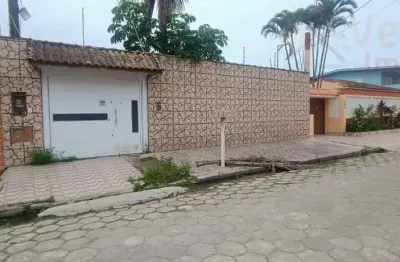 Imperdível oportunidade de casa com 3 quartos, 1 suíte e 3 vagas de garagem no jardim cibratel, itanhaém-sp!
