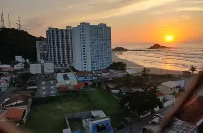 Apartamento de 3 quartos na praia dos sonhos: viva com conforto e estilo a 100m da praia!