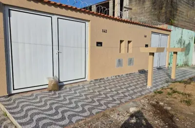 Casa à venda em itanhaém-sp, no bairro grandesp: 2 quartos, 1 suíte, 1 banheiro, 2 vagas de garagem, 62,70 m².