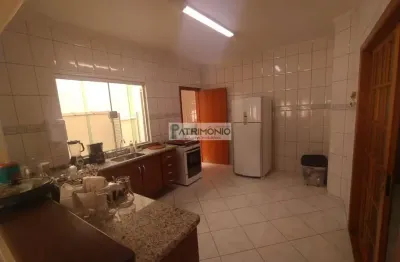 Imperdível! casa à venda em jaguariúna-sp, no jardim mauá ii, com 3 quartos, 1 suíte, 1 sala, 1 banheiro, 4 vagas de garagem, 109m².