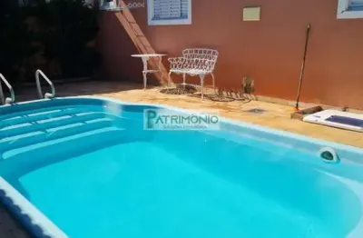 Casa à venda na vila mário finotelli em jaguariúna-sp, com 2 quartos, 2 suítes e 130m² de área!