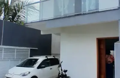 Casa em condomínio fechado com 3 quartos para alugar na Rua Porto Velho, Novo Horizonte, Macaé