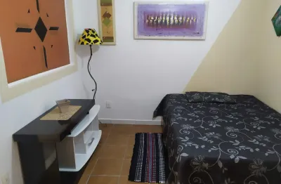 Kitnets e studios mobiliados com todas as despesas inclusas ( água, luz, internet, iptu, condomínio )
