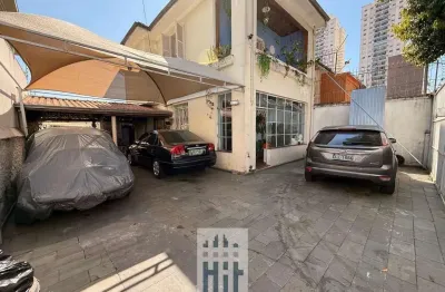Casa, sobrado com quintal que cabem 10 carros, são 4 quartos próximo do metro