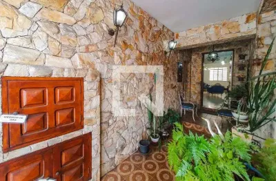 Casa com 3 quartos à venda na Rua Teodureto Souto, 681, Cambuci, São Paulo