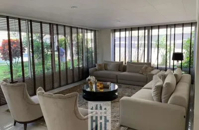 Apartamento todo reformado com 3 dormitórios, sendo 1 suíte, sala ampla, 1 vaga