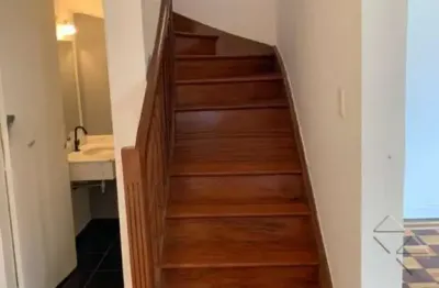 Imperdível: Casa de vila de 3 quartos e 3 suítes no Ipiranga, São Paulo-SP! 223 m² e garagem. Venha conferir!