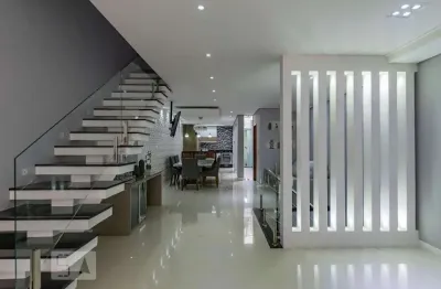 Casa com 3 quartos à venda na Rua Dom Duarte Leopoldo, 242, Cambuci, São Paulo