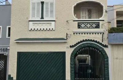 Ampla casa de 7 quartos e 2 suítes à venda no ipiranga, sp - 248m², 2 salas, 3 banheiros e 4 vagas de garagem!