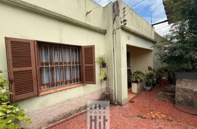 Imperdível oportunidade: Casa à venda em São Paulo-SP, Vila Firmiano Pinto. 2 quartos, 1 sala, 2 banheiros, 2 vagas, 85m²!