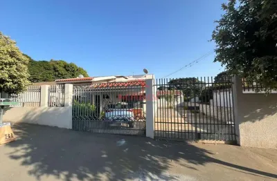 Casa com 3 quartos à venda na Rua Raimundo Emílio Carraro, 49, Conjunto Habitacional João de Barro Thaís, Maringá