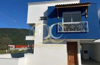 Casa òtima oportunidade no alto ribeirão. 133 m2 com 3 dormitórios, áreas amplas, iluminação natura