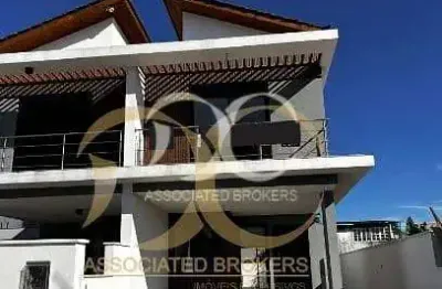 Ótima casa em loteamento amplo, seguro, próximo a paria e aeropoto. # suítes, 2 vagas garagem, na p