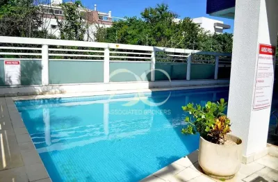 Ótimo apartamento àensolarado-face leste, pertinho da praia com 3 dormitórios, pronto para morar -