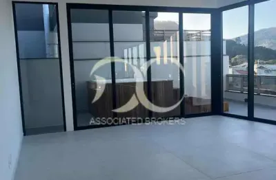 Cobertura alto padrão,  excelente  localização, privilegiada, próximo ao bar, restaurantes, comerci