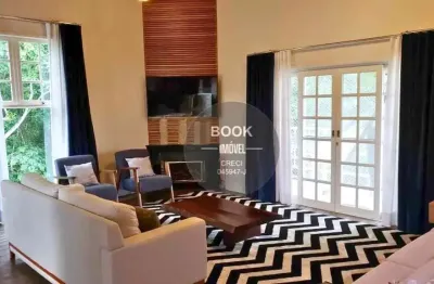 Linda e luxuosa casa com 300m², cercada  pela área de preservação do parque das artes!