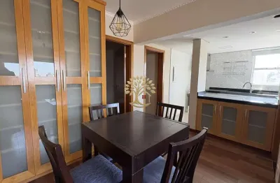 Apartamento 76 m², 2 dorms, sala ampla, cozinha planejada e 1 vaga de garagem.