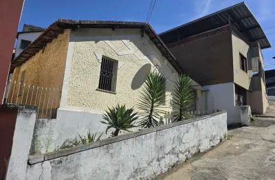 Casa com ótimo custo-benefício para morar ou investir!