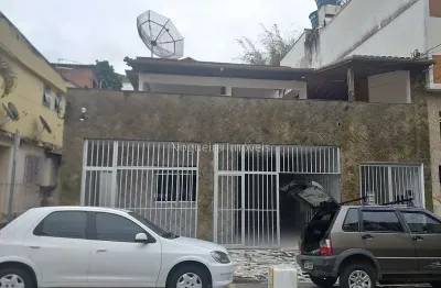 Casa com 3 quartos à venda na Rua Jonas Bastos, São Mateus, Juiz de Fora