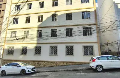 Apartamento com 3 quartos para alugar na Rua Oscar Vidal, Centro, Juiz de Fora