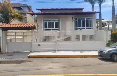 Casa em condomínio fechado com 5 quartos à venda na Rua Ivon José Curi, Portal da Torre, Juiz de Fora