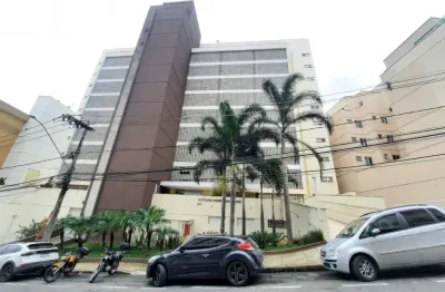 Apartamento claro e arejado, com varanda e vaga, ao lado do independência shopping!