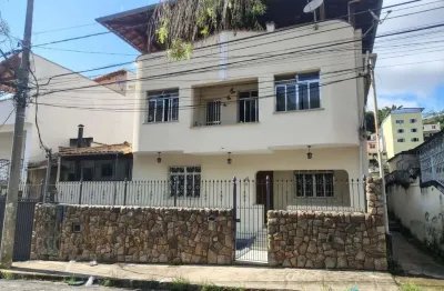 Casa com 2 quartos à venda na Rua Professor Gerardo Marini, Grajaú, Juiz de Fora