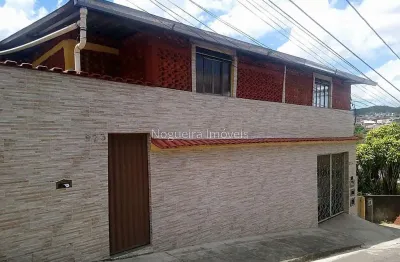 Casa com 3 quartos à venda na Rua Professor José Spinelli, Bairu, Juiz de Fora