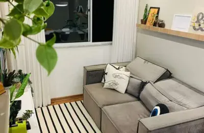 Aluguel: apartamento claro e funcional no marilândia — cozinha americana e armários planejados