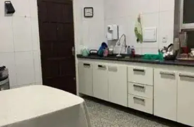 Vende-se apartamento na barra - conforto e localização perfeita!